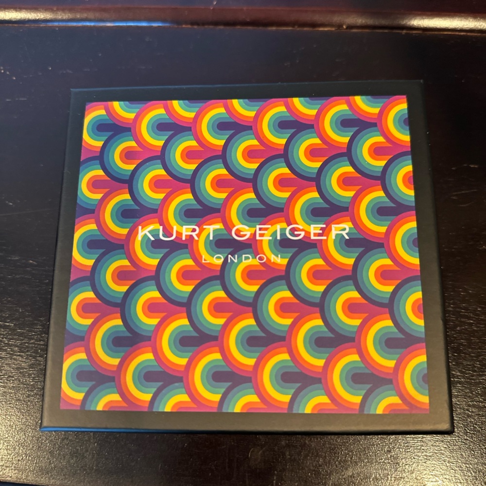 Kurt Geiger Small Gift Box in EUC 5.5”